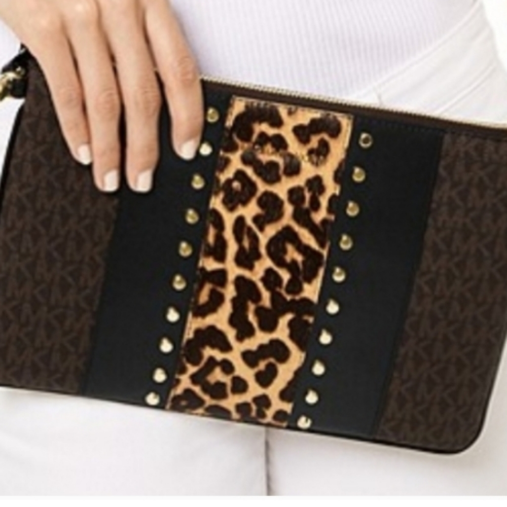 Michael kors jet set Large zip clutch